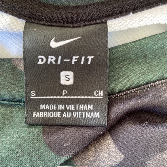 Nike Sportswear Training Rebel Crew Crop Camo Sweatshirt Small - Picture 3 of 5